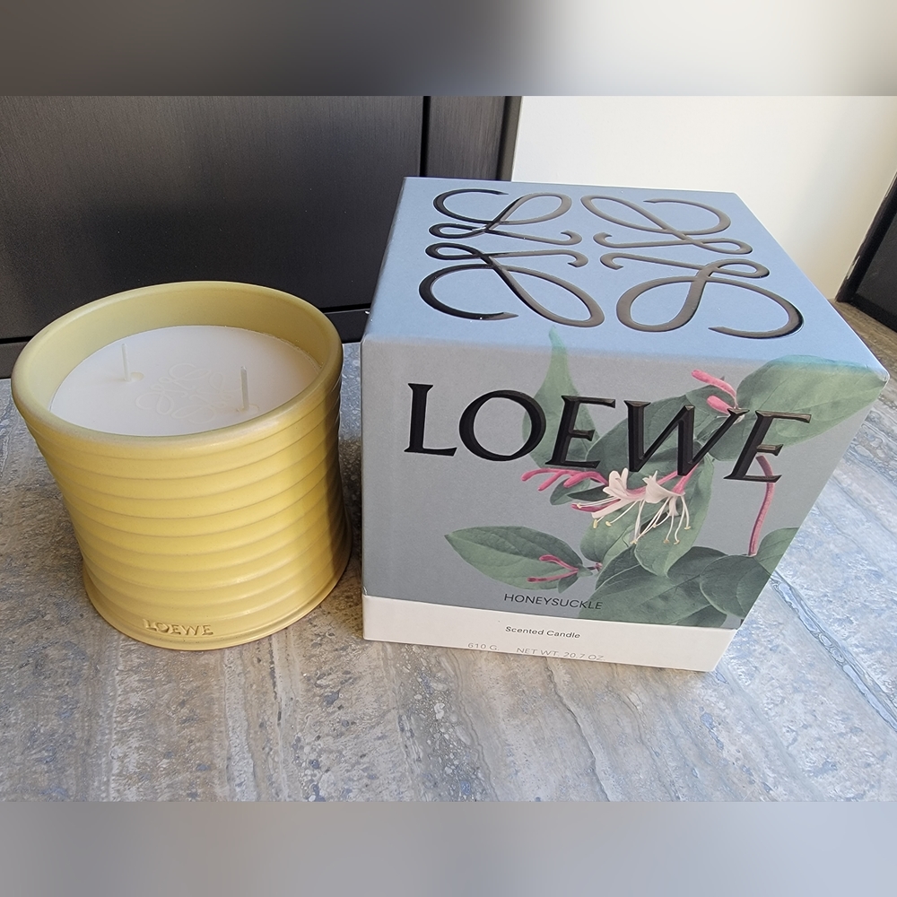 NIB Loewe Medium Honeysuckle Candle